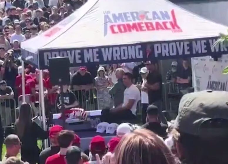     / Источник: Кадр из видео