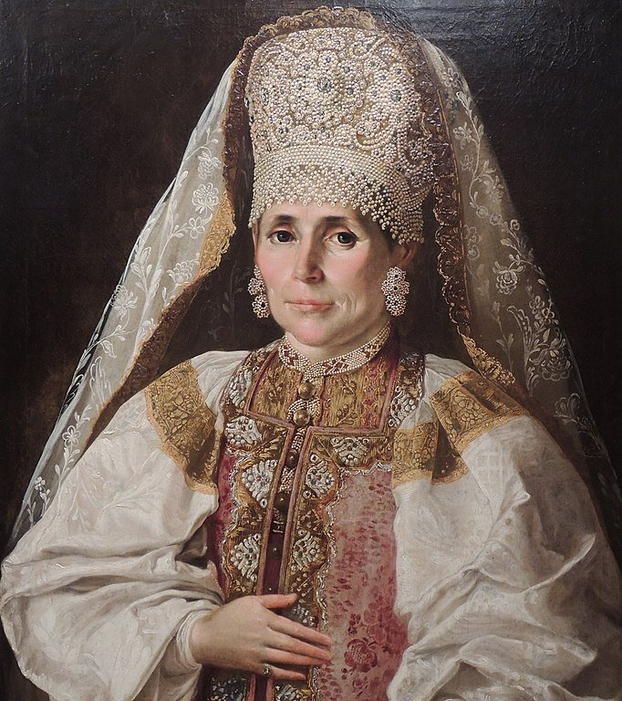 
Неизвестная с тонной речного жемчуга на голове
Неизвестный художник. Портрет купчихи с голубым платочком в руке. 1840-е. ГИМ