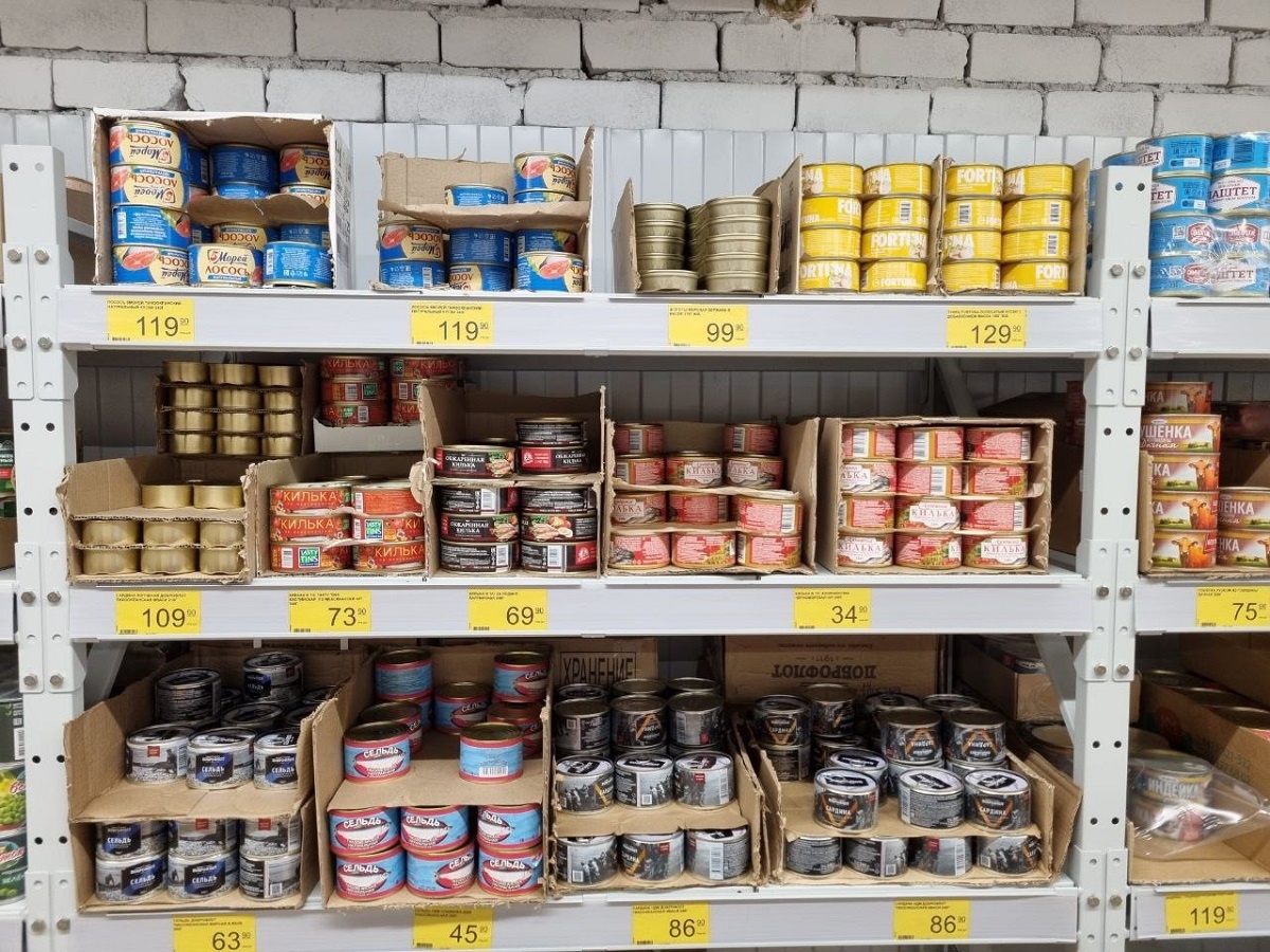    Экономим с умом: какие консервы в «Светофоре» действительно качественные, а на какие не ведитесь - придется выбросить в помойку