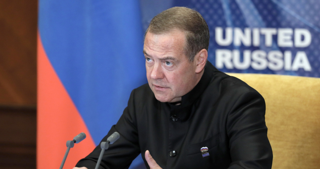 Медведев призвал Трампа задуматься о своей политике в связи со смертью Кирка