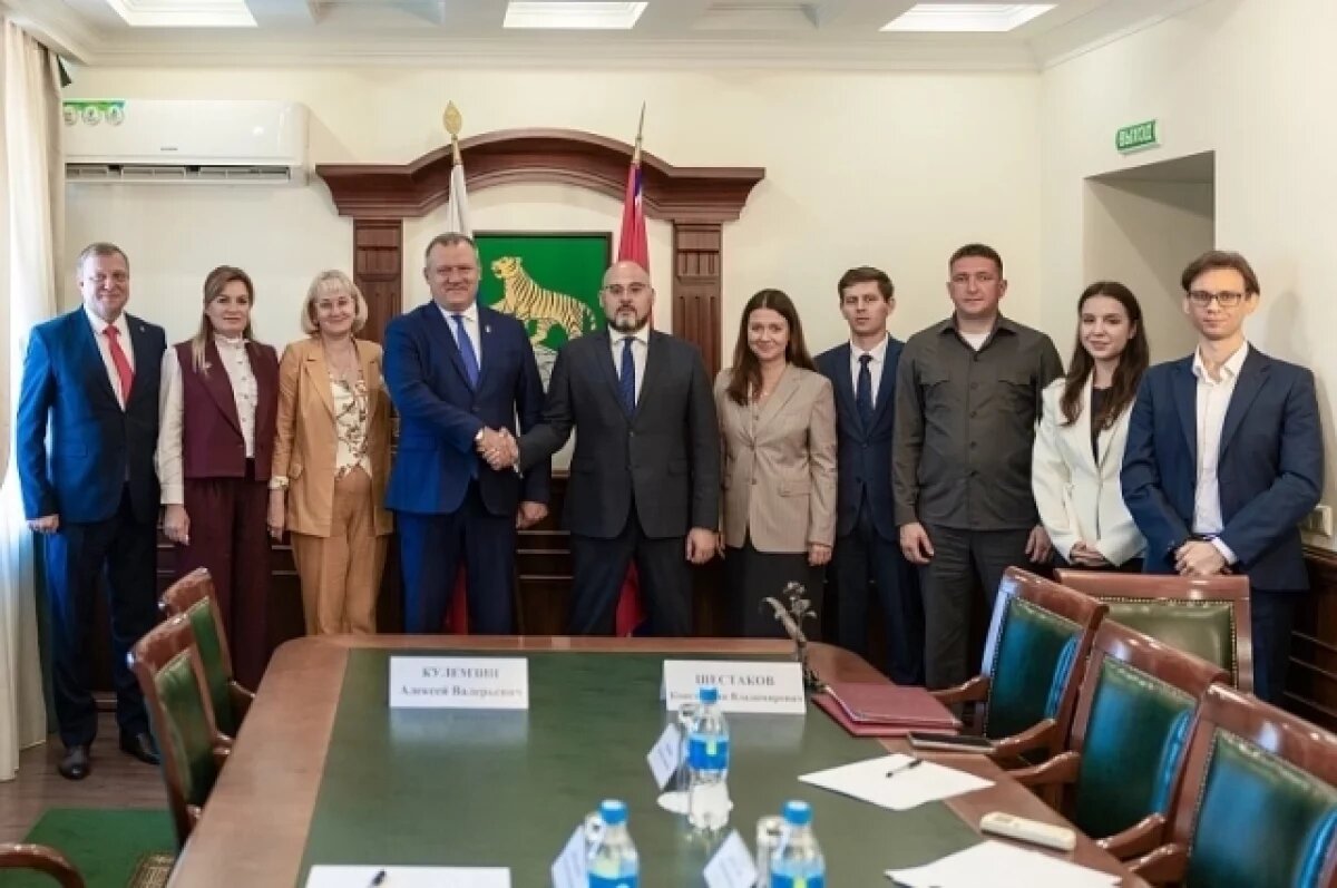    Владивосток расширил список городов-побратимов соглашением с Донецком