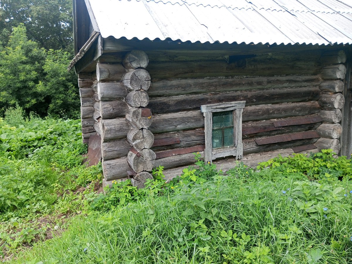 Старая банька. Фото автора сделано в одной из деревень Малмыжского района.