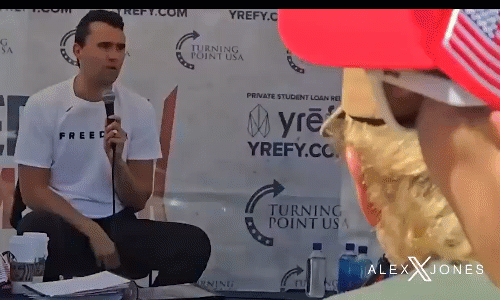 А снимающий видео даже не дрогнул 🙄