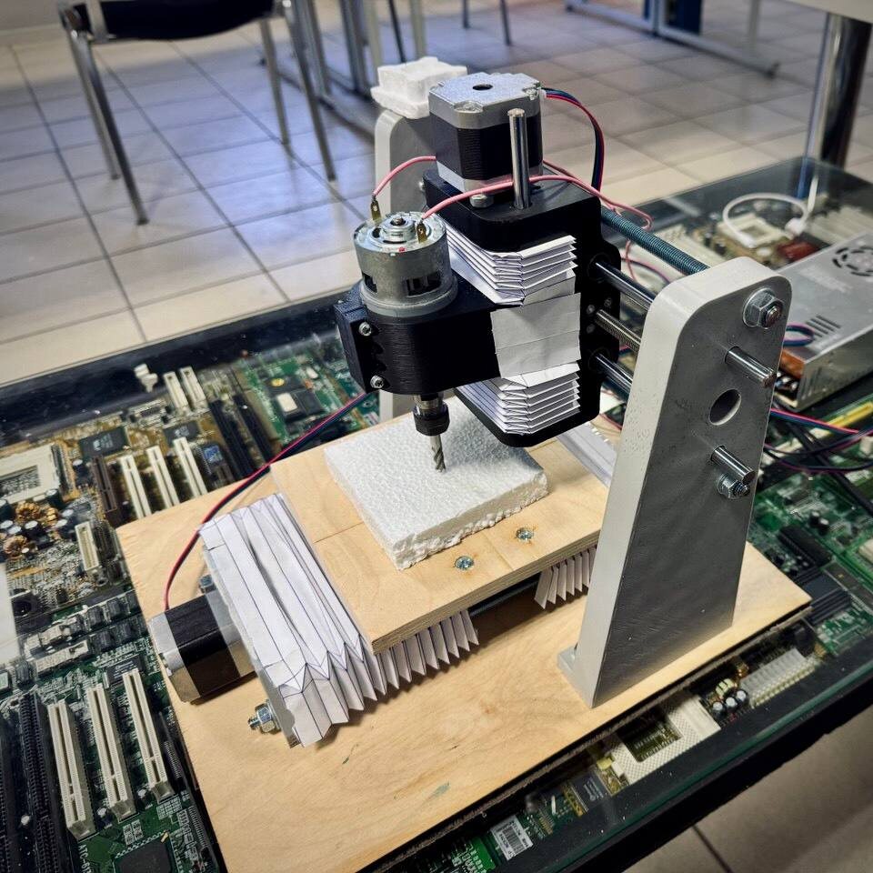 Прототип потативного ЧПУ-станка