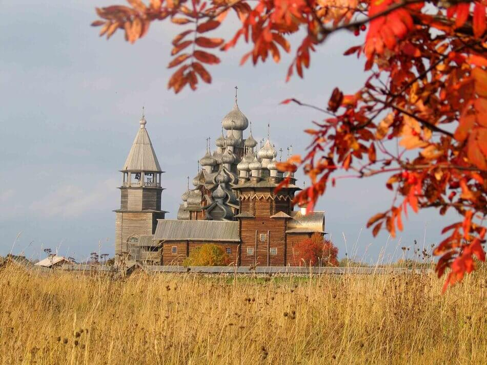 Кижский погост в осенних красках