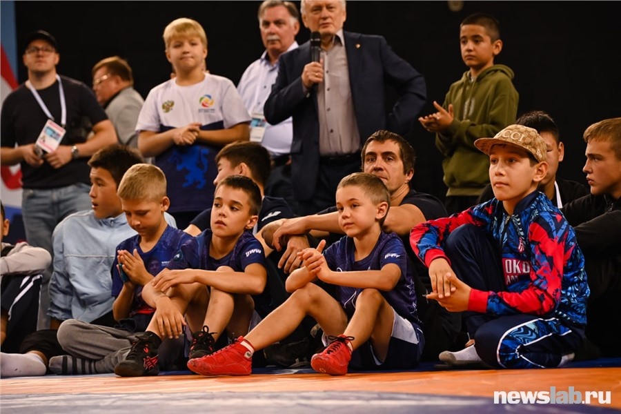 Участники в ожидании своей очереди
