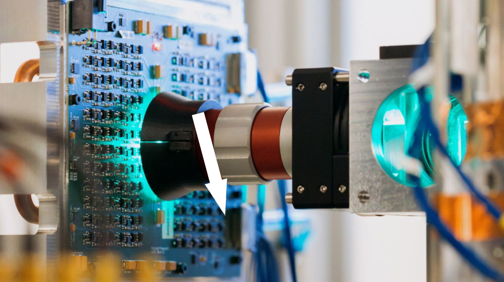     Microsoft создала световой компьютер, который делает искусственный интеллект в 100 раз эффективнее