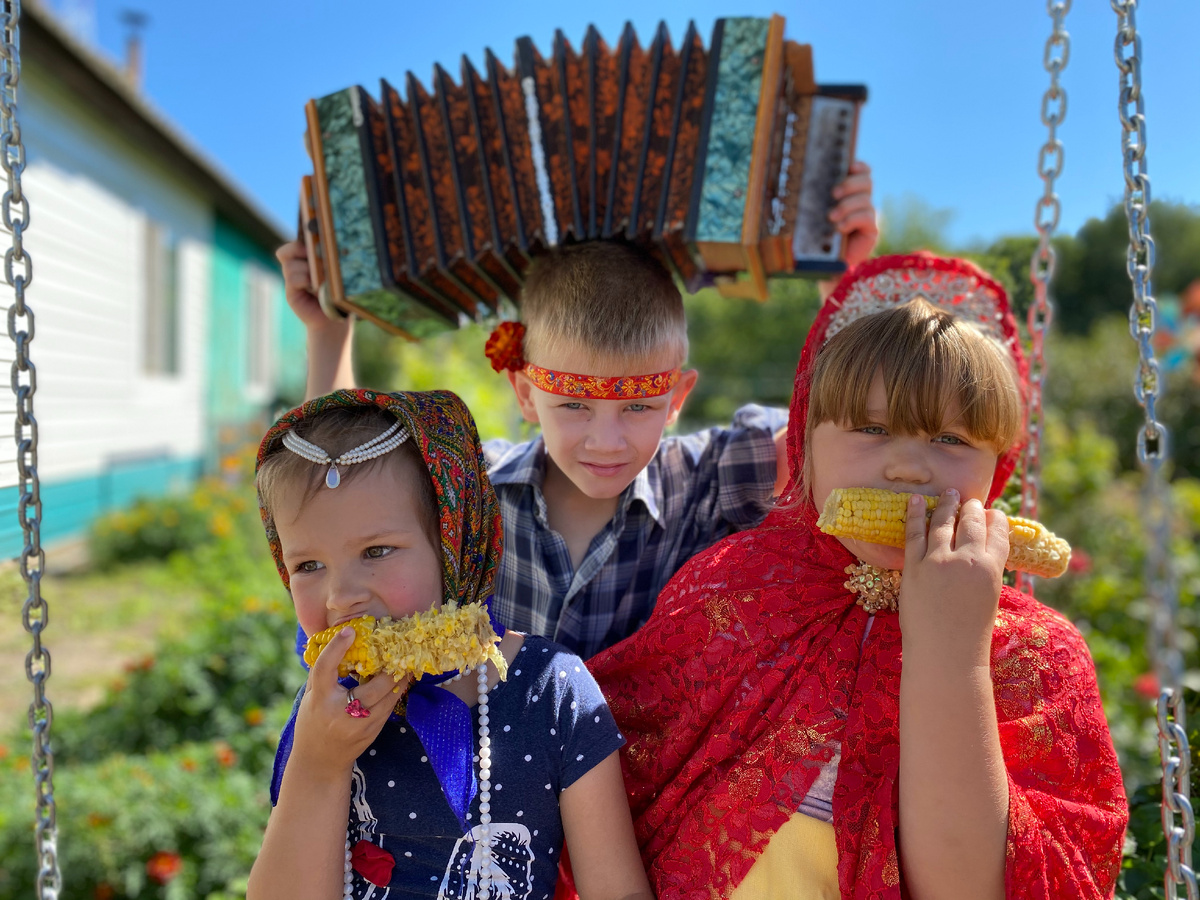 Племянники: Марьяша, Егор и Даша. Фото автора.