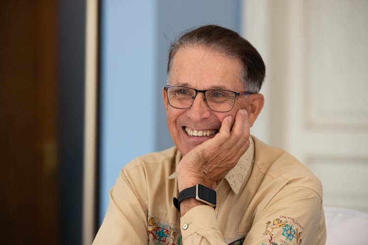    «70 рублей — ничего не значит, а 70 лет для кого-то очень много. Для 17-летнего — это глубокий старик. А когда тебе самому 70 лет, кажется, что ты еще юнец».   
Фото: Максим Платонов