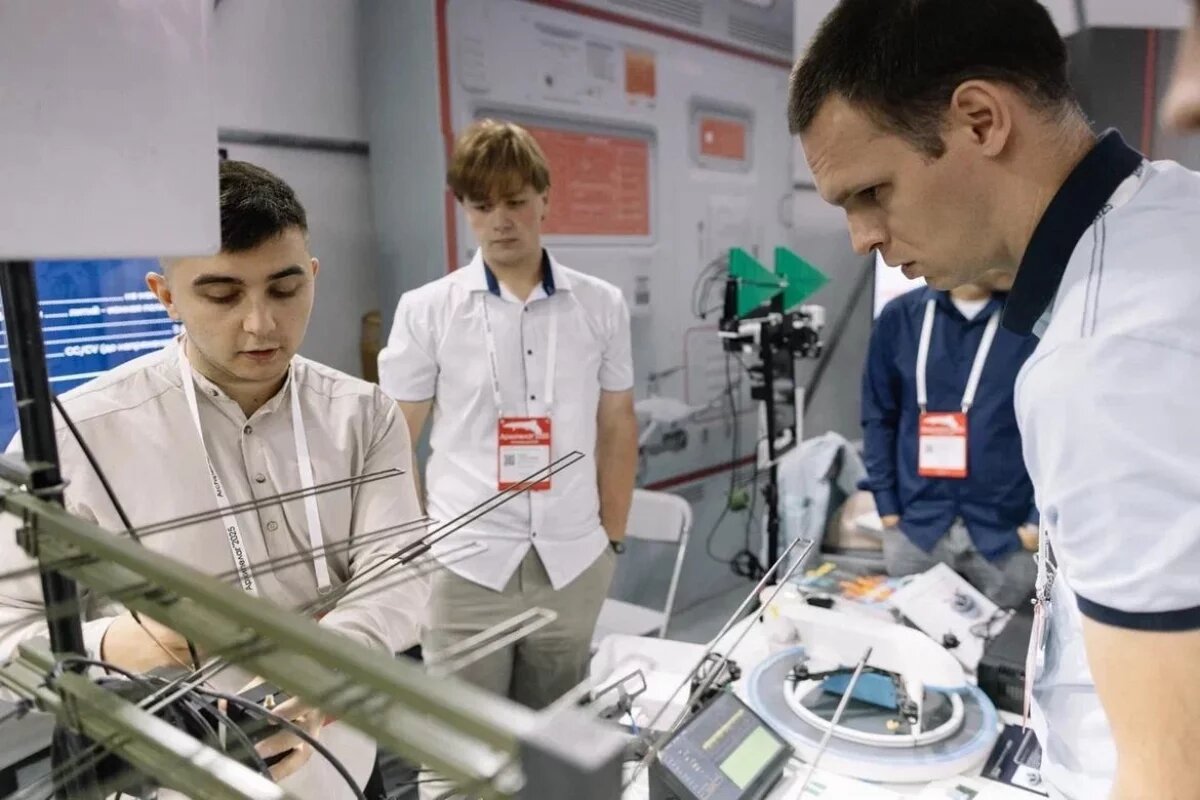    В вузовских лабораториях рализуются перспективные проекты по разработке БПЛА. Фото из архива Дмитрия Пухова.