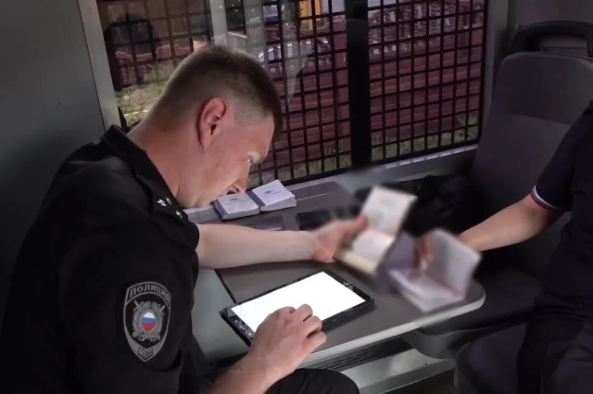    В Петербурге закрыли крупный канал нелегальной миграции