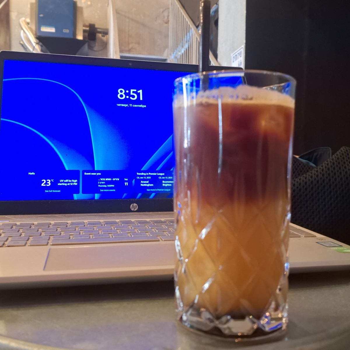 У меня сегодня идеальное утро: завтрак, тренировка, кофе в ближайшей кофейне. 