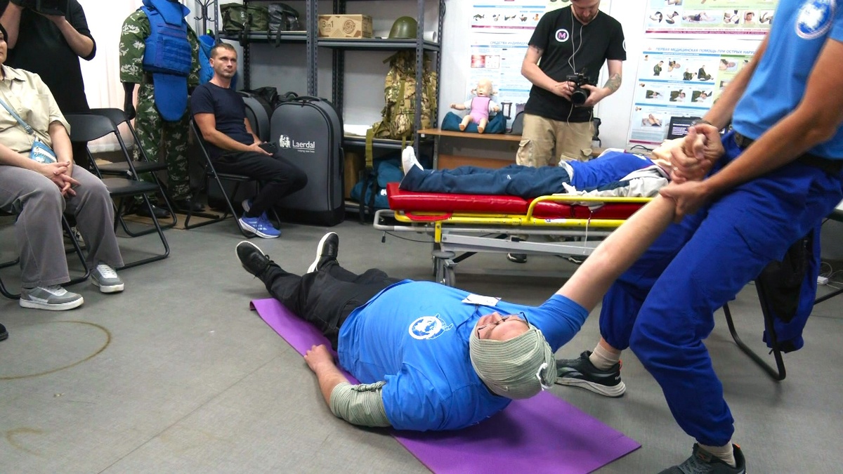    Почти 1000 добровольцев прошли подготовительные курсы Гумкорпуса в Сургуте