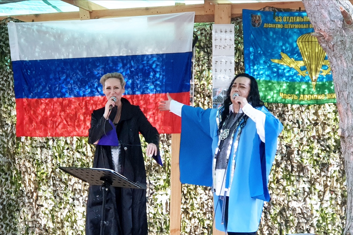    Дуэт с актрисой Ксенией Кастор./Андрей Полынский