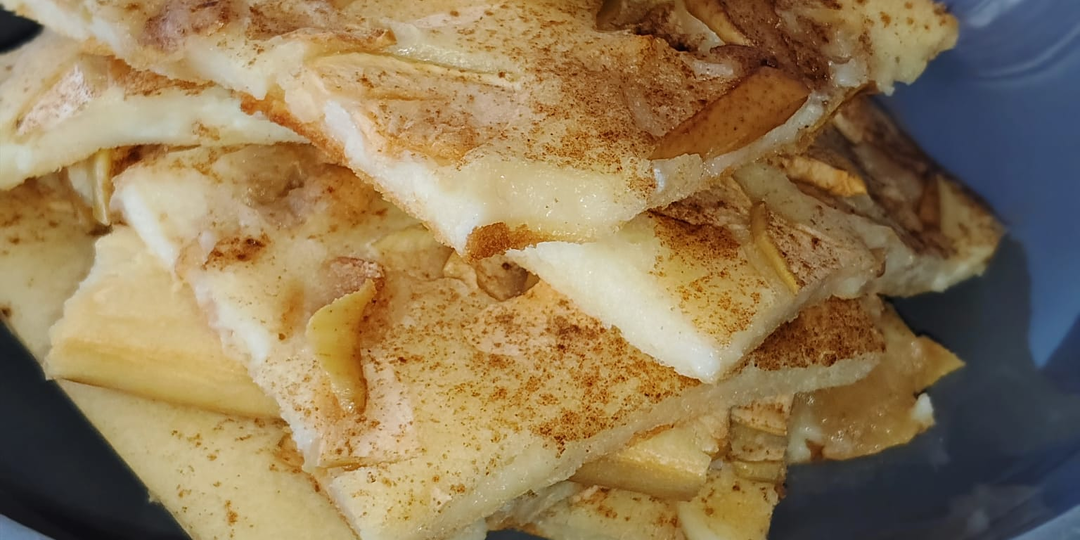 Финский блин с яблоками и грушами или шарлоткоблин