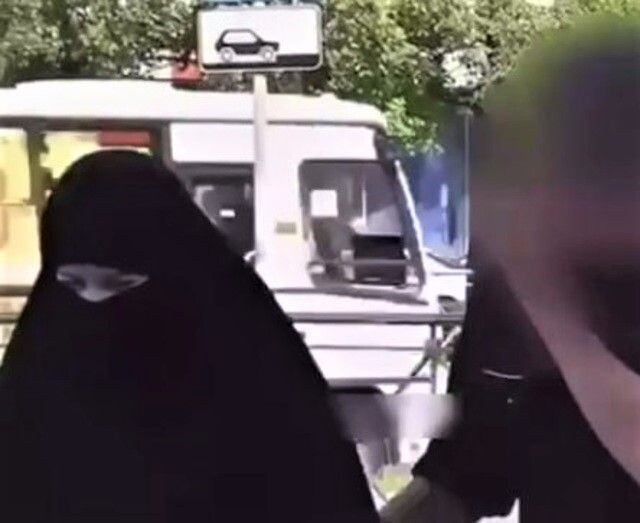Полицейский скандал с женщиной в парандже вызывает вопросы