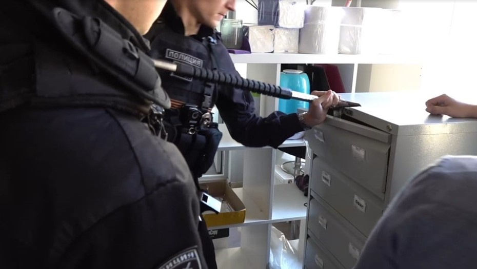    Обыски в "Лидер Консалт групп" в Петербурге. Автор фото: ГУ МВД по Петербургу и области.