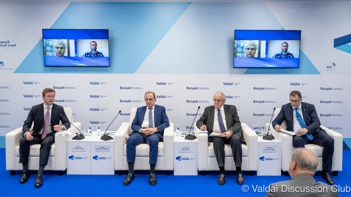 Андрей Сушенцов, Сергей Орджоникидзе, Владимир Грачёв, Владимир Кузнецов, Асоке Кумар Мукерджи, Микатекисо Кубайи © Клуб «Валдай»