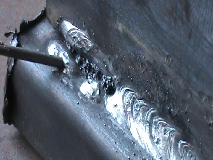 Почему при сварке электродом много шлака и непровар