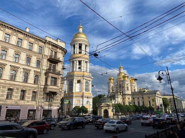     Рассекретят справку о расположении вестибюля станции метро «Владимирская» и отклоненное предложение снести Владимирский собор. Фото: архив мк в питере