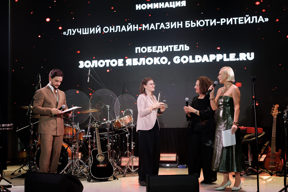 В номинации «Лучший онлайн-магазин бьюти-ритейла» победитель Золотое яблоко