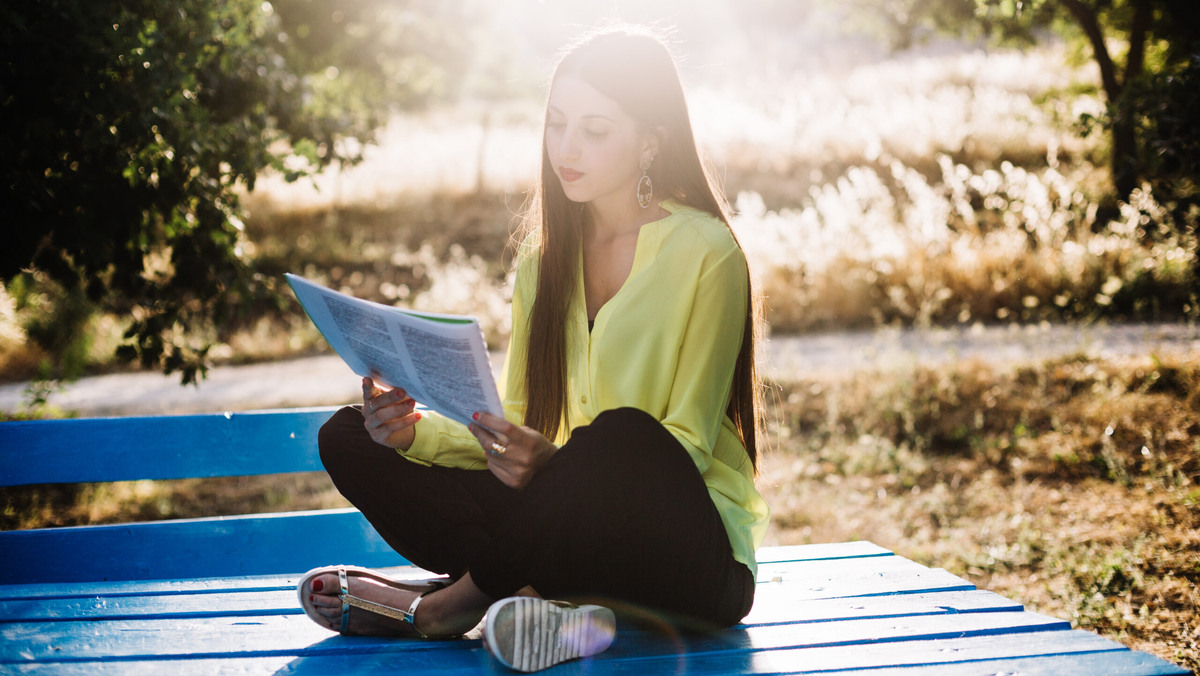    Чтение добрых историй укрепляет здоровье. Фото: freepik