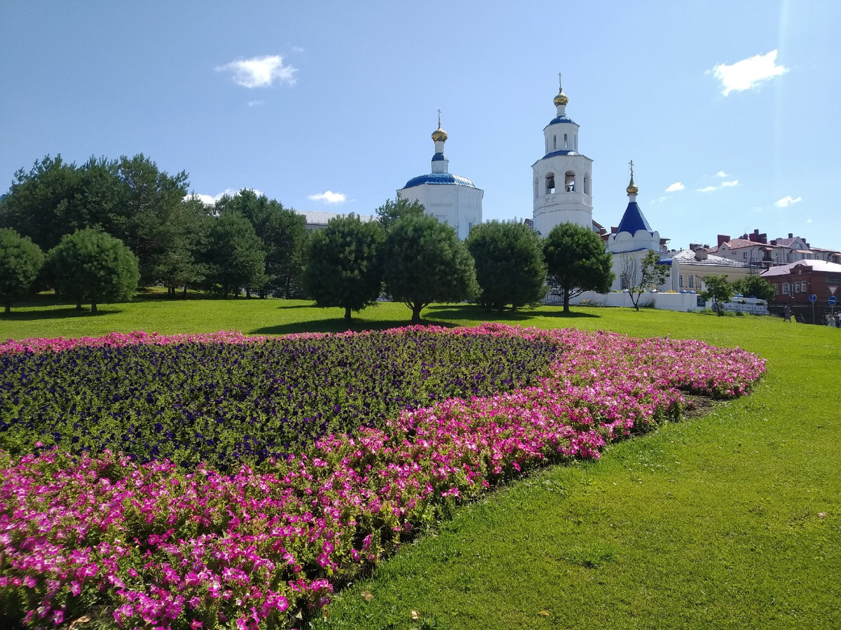 Парковая зона между ул. Батурина и ул. Федосеевской - Казань (личное фото)
