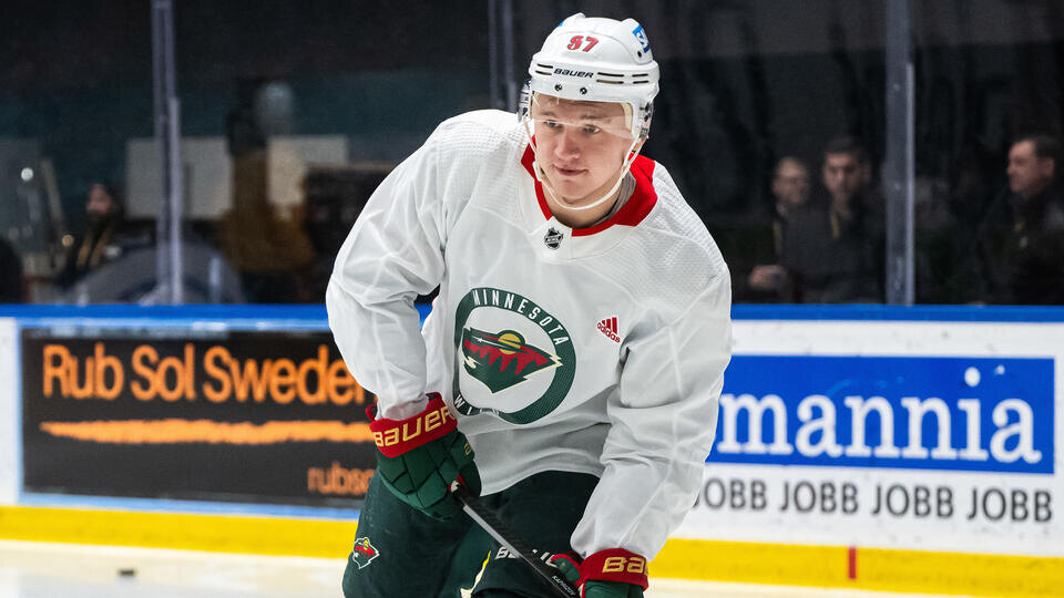     Хоккеист Капризов отказался от самого дорогого контракта в истории НХЛ www.globallookpress/Maxim Thore/Keystone Press Agency