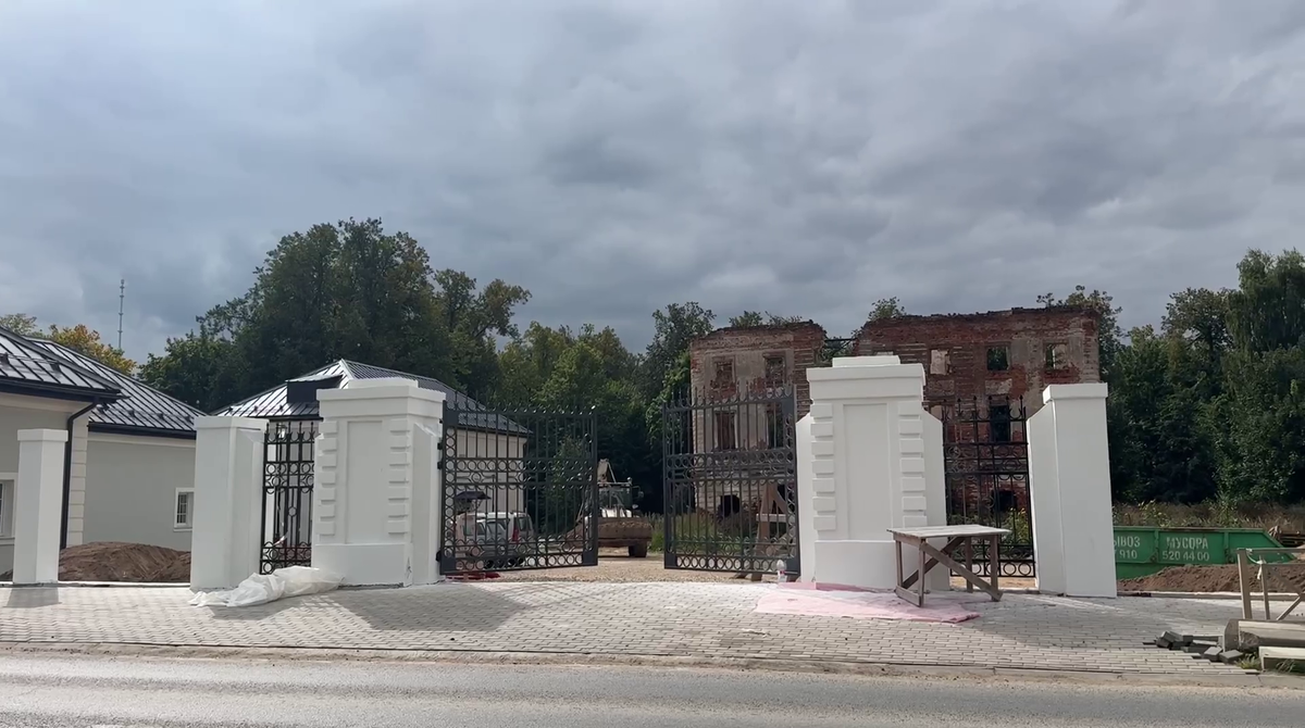 Восстановление исторических ворот в усадьбе Белкино