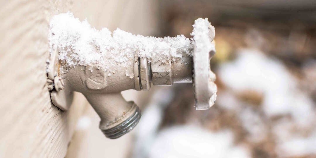 Как сделать, чтобы вода в бане не замерзала зимой? Решение, которое работает