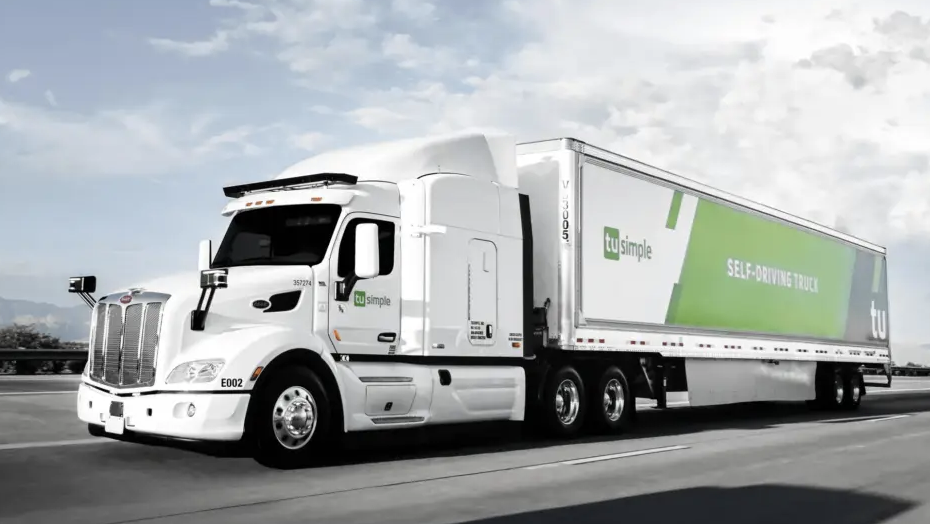 Тягач и полуприцеп от компании TuSimple
