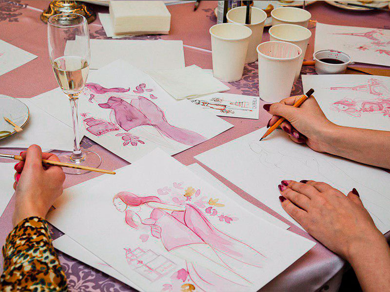 Вот так проходят мастер-классы по рисованию вином в СПб в Арт Школе №1.