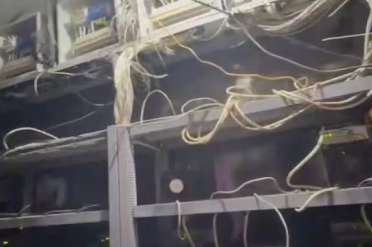    Следственный комитет Иркутской области показал видео с задержанием майнера