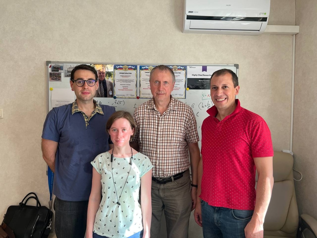 Авторы статьи после работы над статьей в городской лаборатории научной группы. Источник: Николай Кузнецов