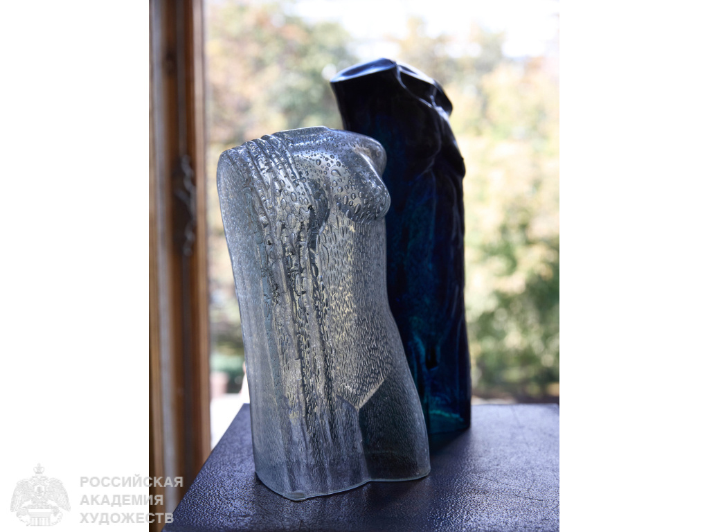 Экспозиция выставки  «Узы творчества» Любови Савельевой, Фидаиля Ибрагимова (1938-2020) и Надежды Уваровой в залах Российской академии художеств (Москва, Пречистенка, 21). Фоторепортаж: Виктор Берёзкин, пресс-служба РАХ.