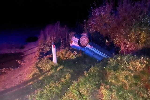    Автомобиль вылетел в кювет и перевернулся. Фото: Госавтоинспекция по Кировской области