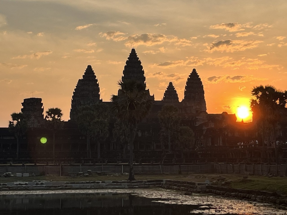Рассвет у Ангкор-Вата