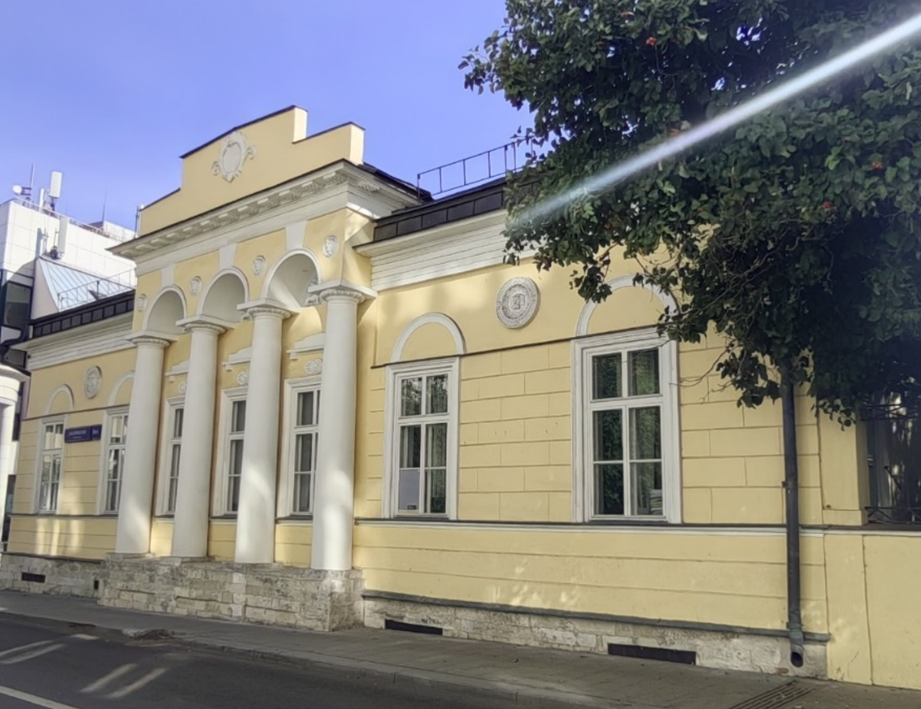 Дом Штейнгейля (Лопатиных) в Гагаринском переулке. Вид с Гагаринского переулка. (фото автора)