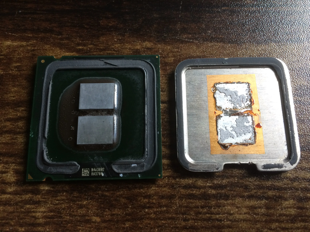 Так выглядят Pentium D (все) под крышкой.