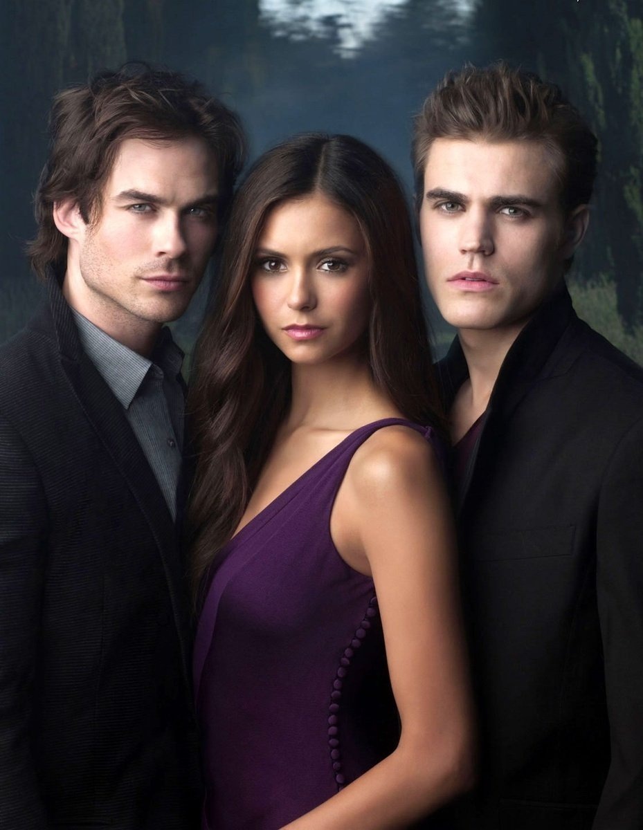    Нина Добрев, Йен Сомерхолдер и Пол Уэсли в сериале «Дневники вампира»
