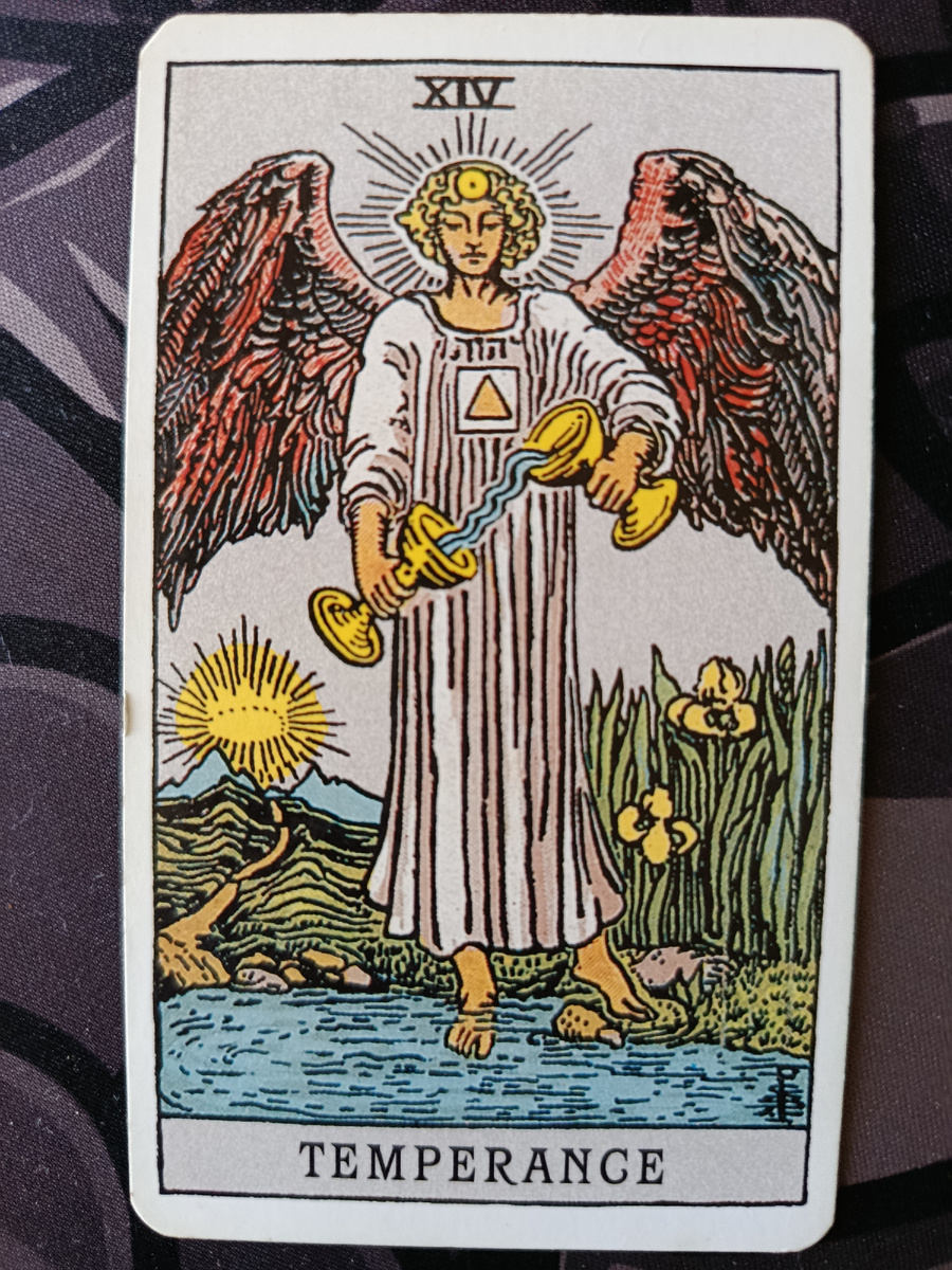 Старший Аркан Умеренность.