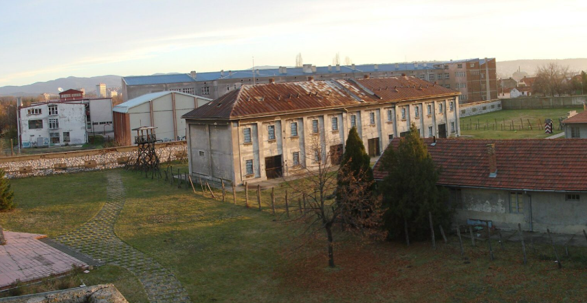 Концетрационный лагерь в наши дни. Источник: wikipedia