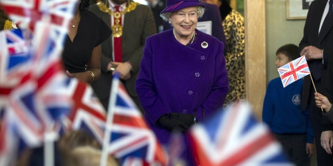 Королева сердец и юмора: 10 остроумных цитат Елизаветы II