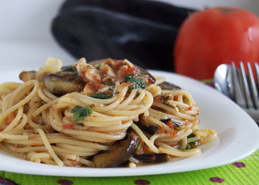 Фото автора. Паста с баклажанами.