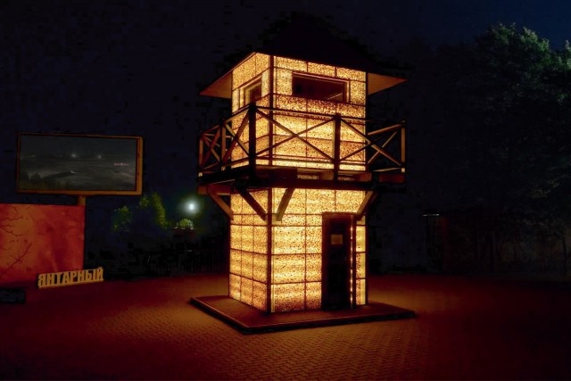 «Полтонны камня»: в Калининградской области создали светящийся маяк из янтаря