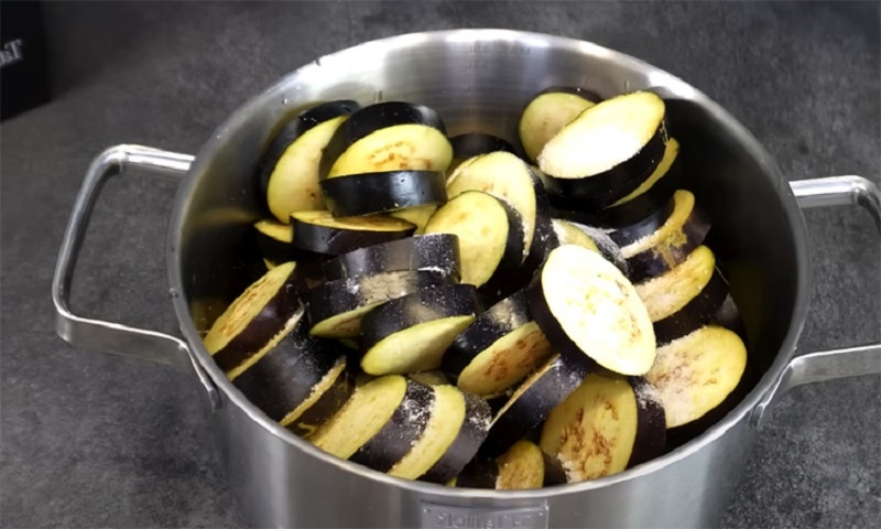 Баклажаны по-грузински: зимняя закуска, которая удивит всех