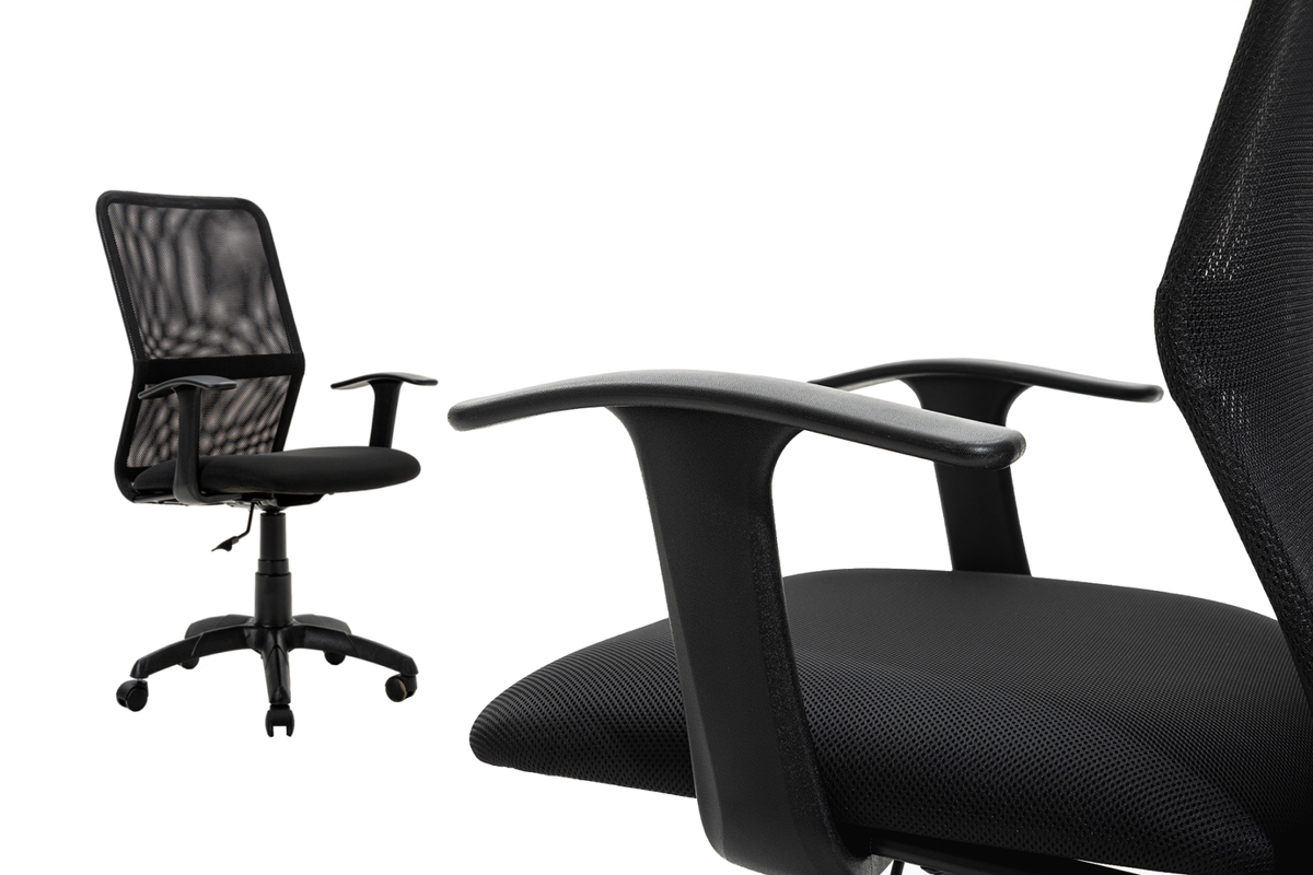 Офисное кресло «Нюк» с сетчатой спинкой, поясничной поддержкой и подлокотниками. Стоимость — 5000* рублей. Код для поиска на сайте — 801387.