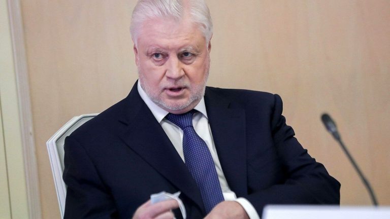 Миронов предложил считать бедными россиян с доходом ниже 43 тысяч рублей