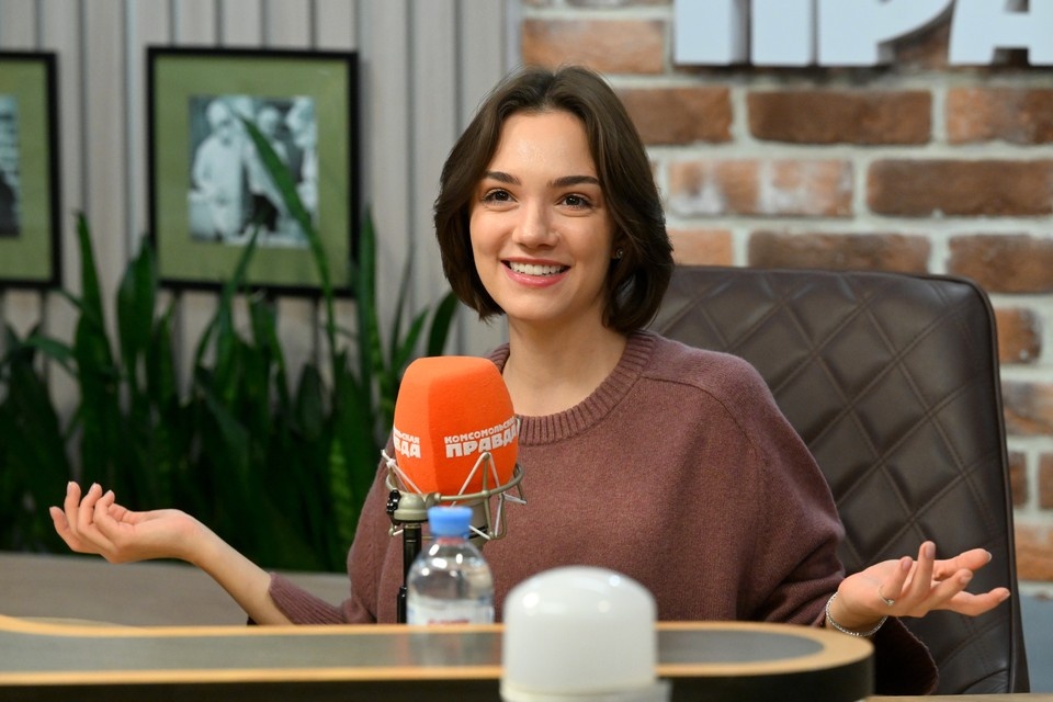    Двукратная чемпионка мира и серебряный призер Олимпийских игр Евгения Медведева дала большое интервью в эфире Радио «Комсомольская правда» Евгения ГУСЕВА