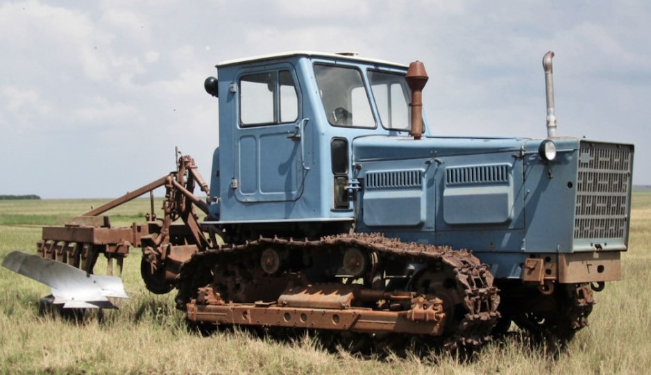 Антигерои полей: топ-7 проблемных тракторов СССР